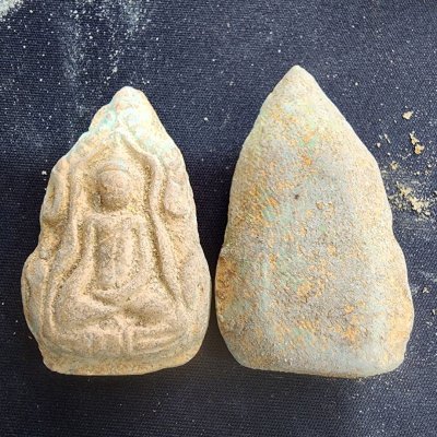 พระลือซุ้มนาค เนื้อดิน กรุดอยไซ ลำพูน