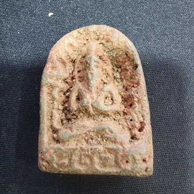 พระฤาษีซุ้มกอ เนื้อดิน กรุดอยไซ
