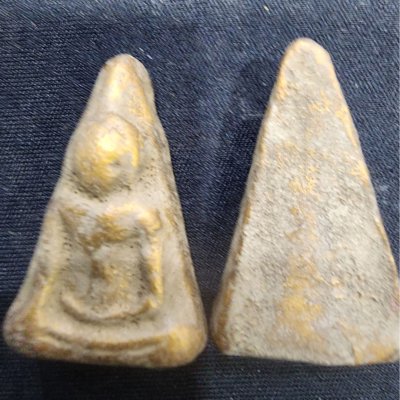 พระนางพญาเนื้อดิน กรุดอยไซ