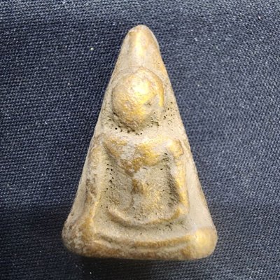 พระนางพญาเนื้อดิน กรุดอยไซ