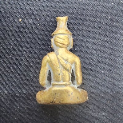 พระฤาษี เนื้อเมฆพัดทอง กรุดอยไซ
