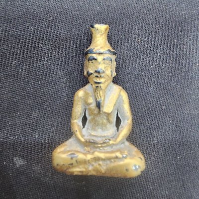 พระฤาษี เนื้อเมฆพัดทอง กรุดอยไซ