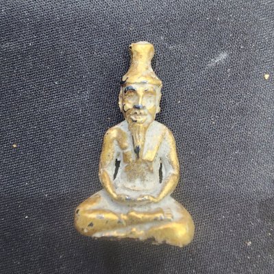 พระฤาษี เนื้อเมฆพัดทอง กรุดอยไซ