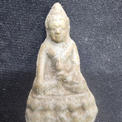 พระไพรีพินาศ (องค์ลอย) เนื้อดิน กรุดอยไซ