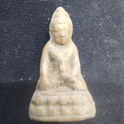 พระไพรีพินาศ (องค์ลอย) เนื้อดิน กรุดอยไซ