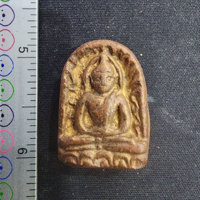 พระซุ้มกอเนื้อดิน (มีกริ่ง) กรุดอยไซ