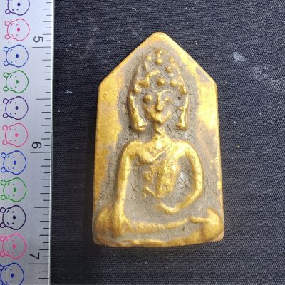 พระขุนแผนล้อมนางขี่ไก่ หลังพระดอยไซ เนื้อดิน