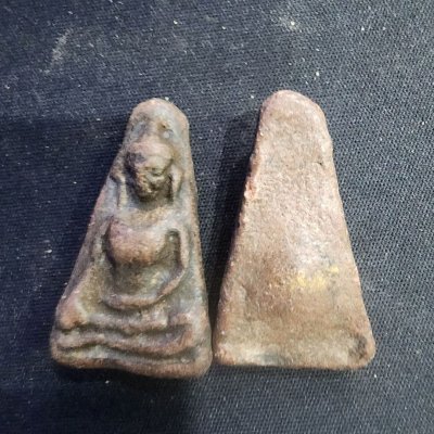 พระผงสุพรรณเนื้อดิน กรุดอยไซ