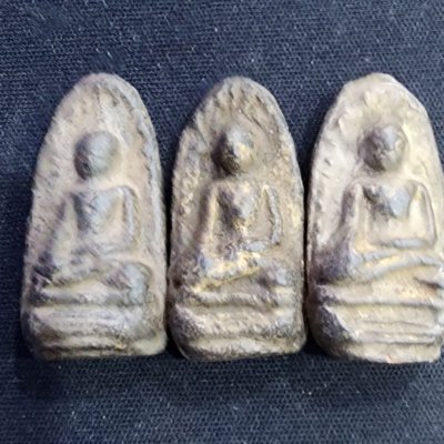 พระรอดเนื้อดิน กรุดอยไซ
