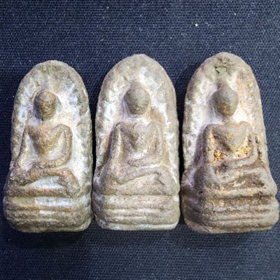 พระรอดเนื้อดิน กรุดอยไซ