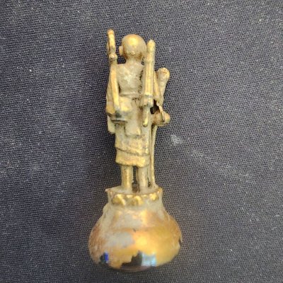 พระสีวลีบนเม็ดพระธาตุ กรุดอยไซ