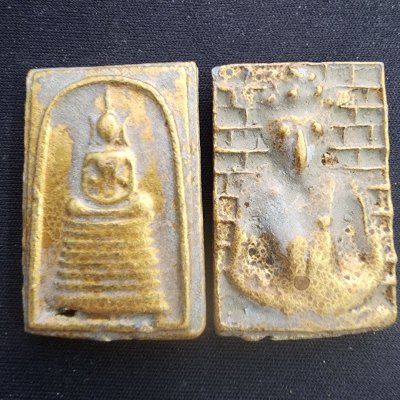 พระสมเด็จเกศไชโยทะลุซุ้ม หลังพระดอยไซ เนื้อชินทอง กรุดอยไซ