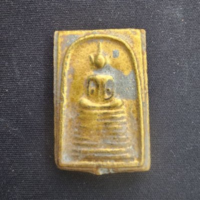 พระสมเด็จเกศไชโยทะลุซุ้ม หลังพระดอยไซ เนื้อชินทอง กรุดอยไซ