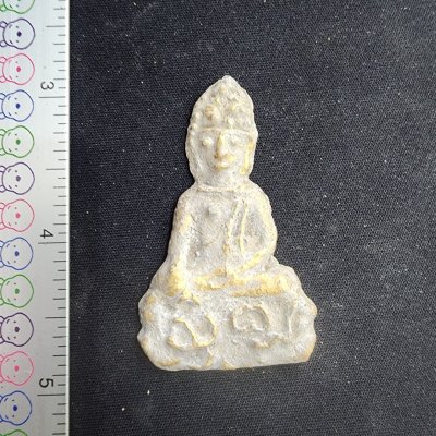 พระดอยไซ มีอักขระ *สินธพ* กรุดอยไซ