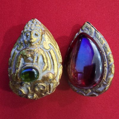 พระดอยไซ ติดเม็ดพระธาตุ (อักขระสินธพ) กรุดอยไซ