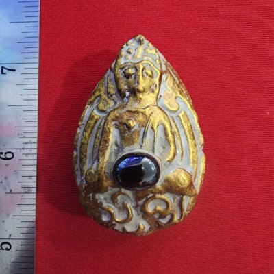 พระดอยไซ ติดเม็ดพระธาตุ (อักขระสินธพ) กรุดอยไซ