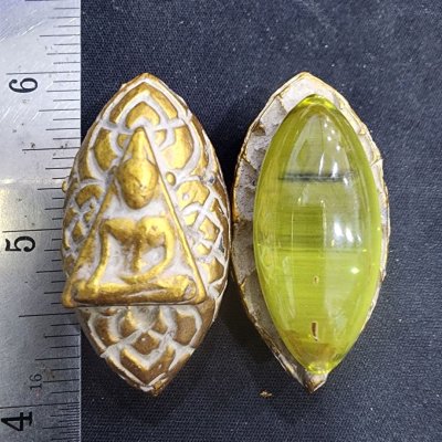 นางพญาหลังเม็ดพระธาตุ กรุดอยไซ
