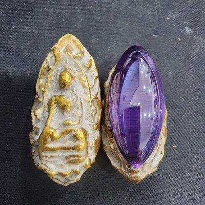 พระรอดหลังเม็ดพระธาตุ กรุดอยไซ