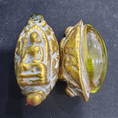 พระรอดเนื้อชิน เม็ดพระธาตุ กรุดอยไซ