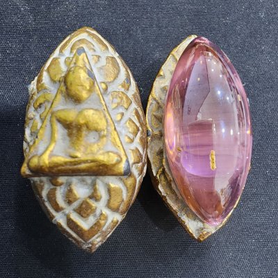 นางพญาหลังเม็ดพระธาตุ กรุดอยไซ