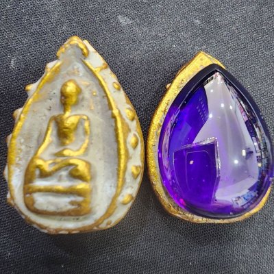 พระรอดหลังเม็ดพระธาตุ กรุดอยไซ