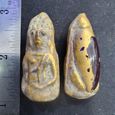 พระดอยไซ บนเม็ดพระธาตุ กรุดอยไซ