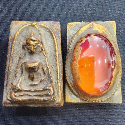 พระผงสุพรรณ เนื้อชินทอง หลังเม็ดพระธาตุ กรุดอยไซ