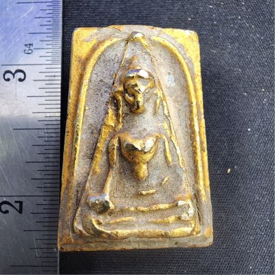 พระผงสุพรรณ เนื้อชินทอง หลังเม็ดพระธาตุ กรุดอยไซ