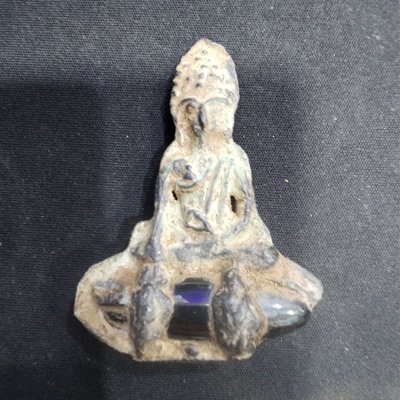พระดอยไซบนเหล็กไหล กรุดอยไซ