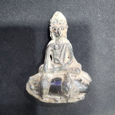 พระดอยไซบนเหล็กไหล กรุดอยไซ