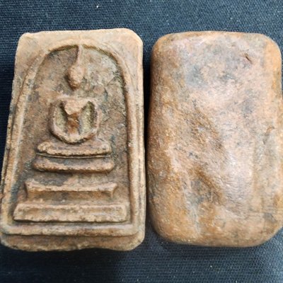 พระสมเด็จเนื้อดิน มีกริ่ง กรุดอยไซ