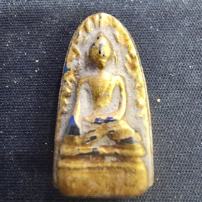 พระรอด เนื้อเหล็กไหล กรุดอยไซ