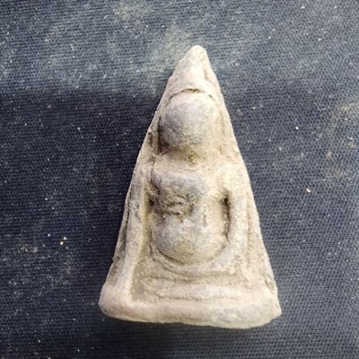 พระนางพญาเนื้อดิน กรุดอยไซ
