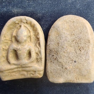 พระซุ้มกอเนื้อดิน กรุดอยไซ