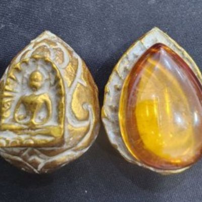 พระซุ้มเนื้อชิน บนเม็ดพระธาตุ กรุดอยไซ