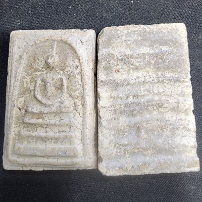 พระสมเด็จเนื้อดิน กรุดอยไซ