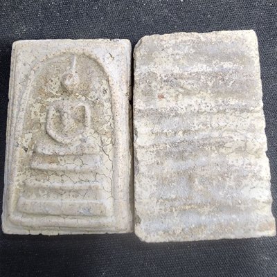 พระสมเด็จเนื้อดิน กรุดอยไซ