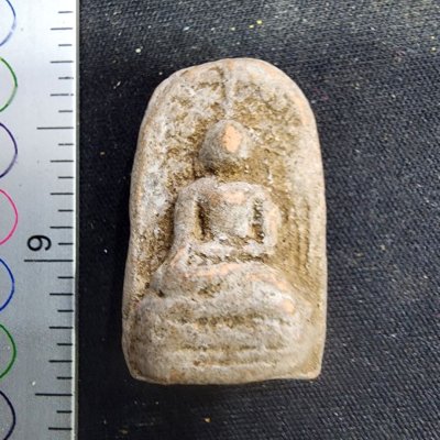 พระคงทรงเทวดาเนื้อดิน กรุดอยไซ