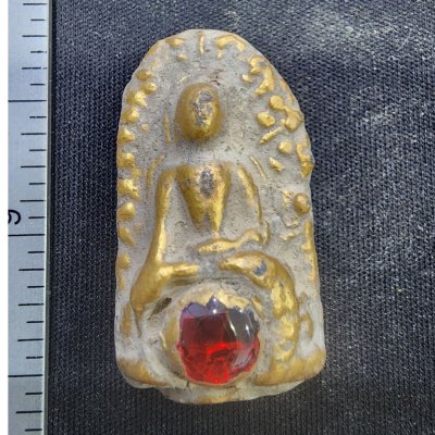 พระลือหน้ามงคลเนื้อชินทอง (สินธพ) เม็ดพระธาตุ กรุดอยไซ