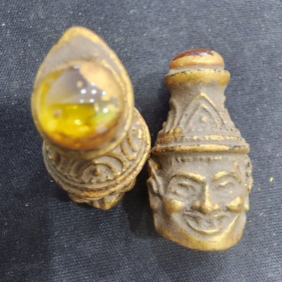 เศียรพระฤาษีเนื้อชินทอง เม็ดพระธาตุ กรุดอยไซ