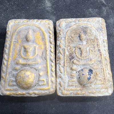 พระสมเด็จสองหน้าเนื้อชินทอง เม็ดพระธาตุ กรุดอยไซ
