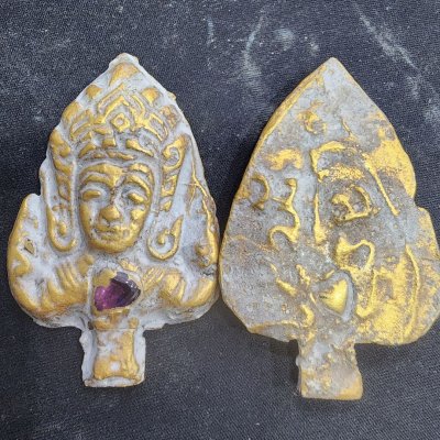 พระเจ้าอโศกบนใบโพธิ์ (อโศก สินธพ) กรุดอยไซ