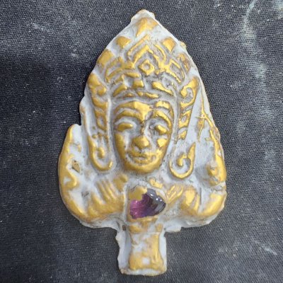 พระเจ้าอโศกบนใบโพธิ์ (อโศก สินธพ) กรุดอยไซ