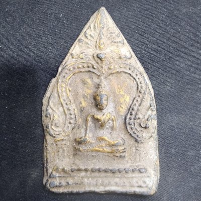 พระนารายณ์ซุ้มนาคเนื้อชิน กรุดอยไซ