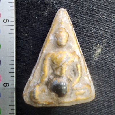พระนางพญาเนื้อชิน เม็ดพระธาตุ กรุดอยไซ