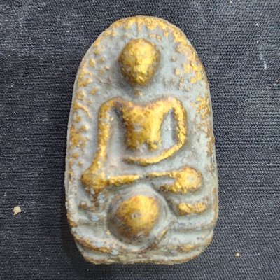 พระเปิมเนื้อชินทองเม็ดพระธาตุ กรุดอยไซ
