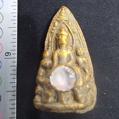 พระเลี่ยงสองหน้าเนื้อดิน เม็ดพระธาตุ กรุดอยไซ