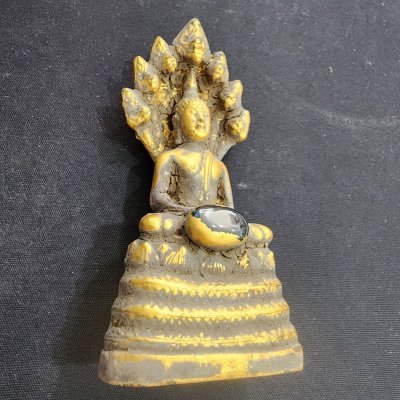 พระนาคปรกเนื้อชินทอง เม็ดพระธาตุ กรุดอยไซ
