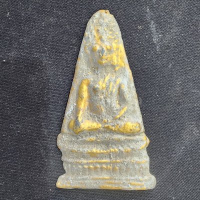 พระดอยไซเนื้อชินทอง กรุดอยไซ