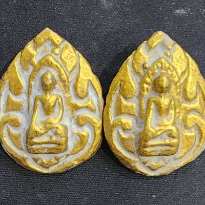 พระรอดเนื้อชินทอง เม็ดพระธาตุ (สินธพ) กรุดอยไซ